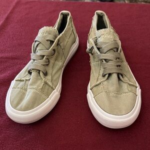 Blowfish Olive Canvas Lace-Up Shoes